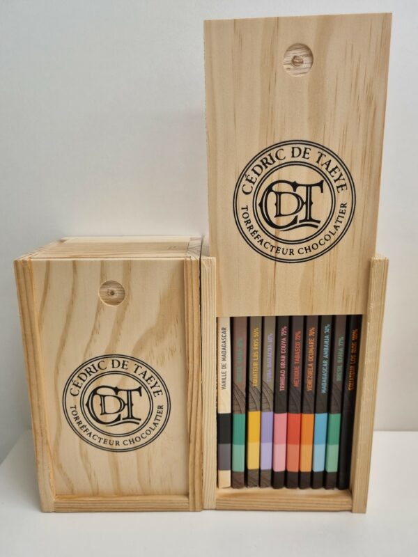 Coffret de 10 tablettes en chocolat du chocolatier Cedric De Taeye